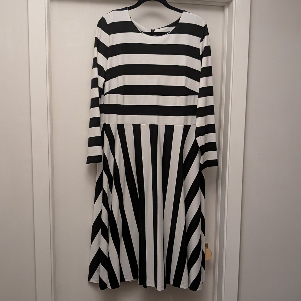 Eloquii Black and White Long Sleeve Dress 18 EUC